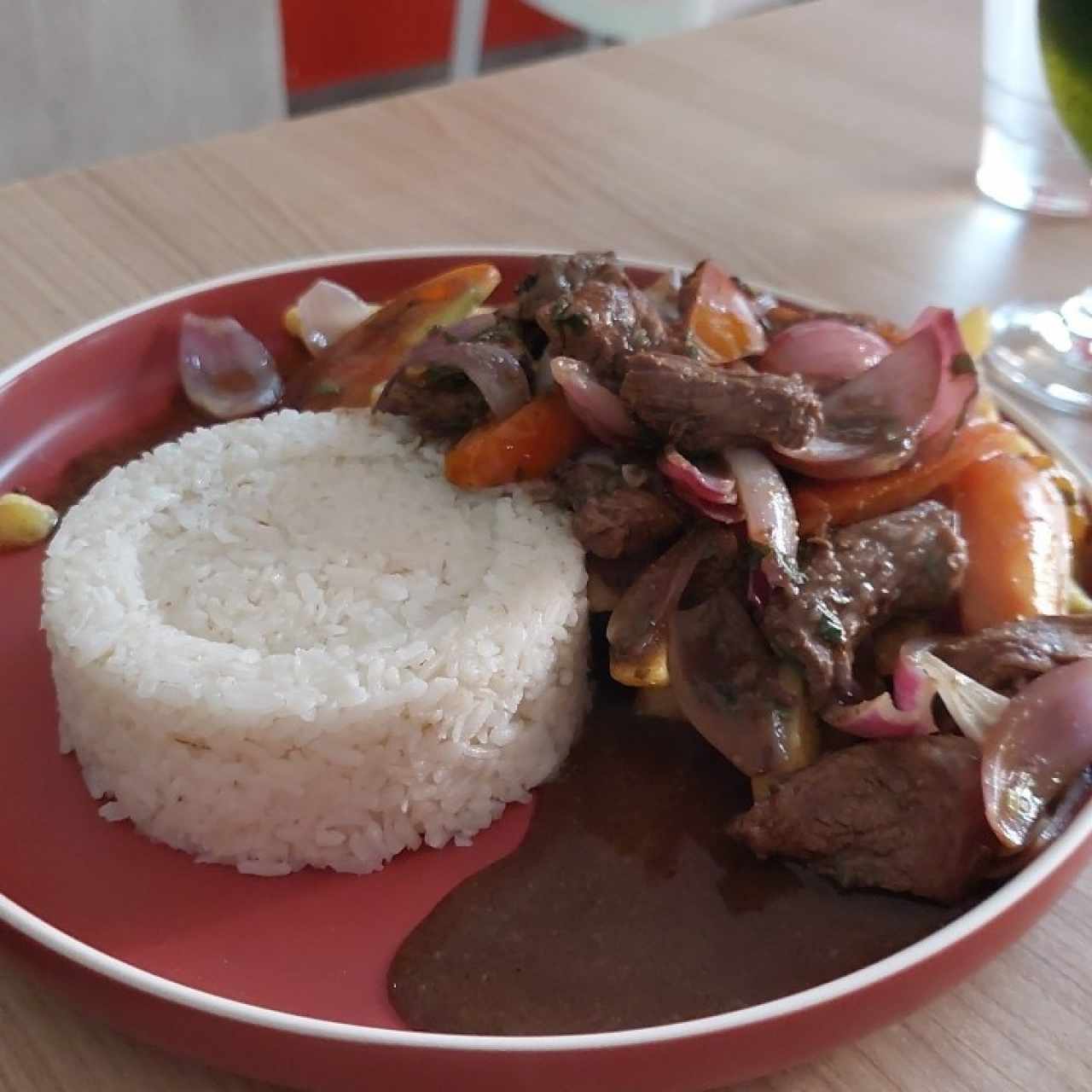 PLATOS FUERTES - Lomo Saltado