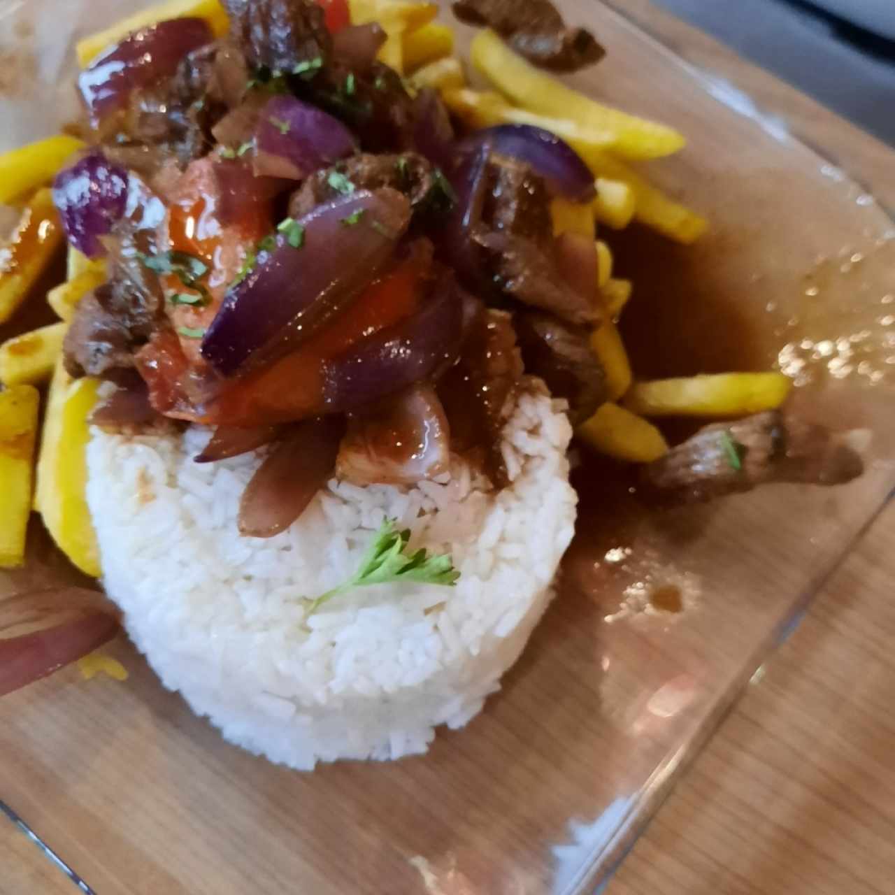 lomo saltado