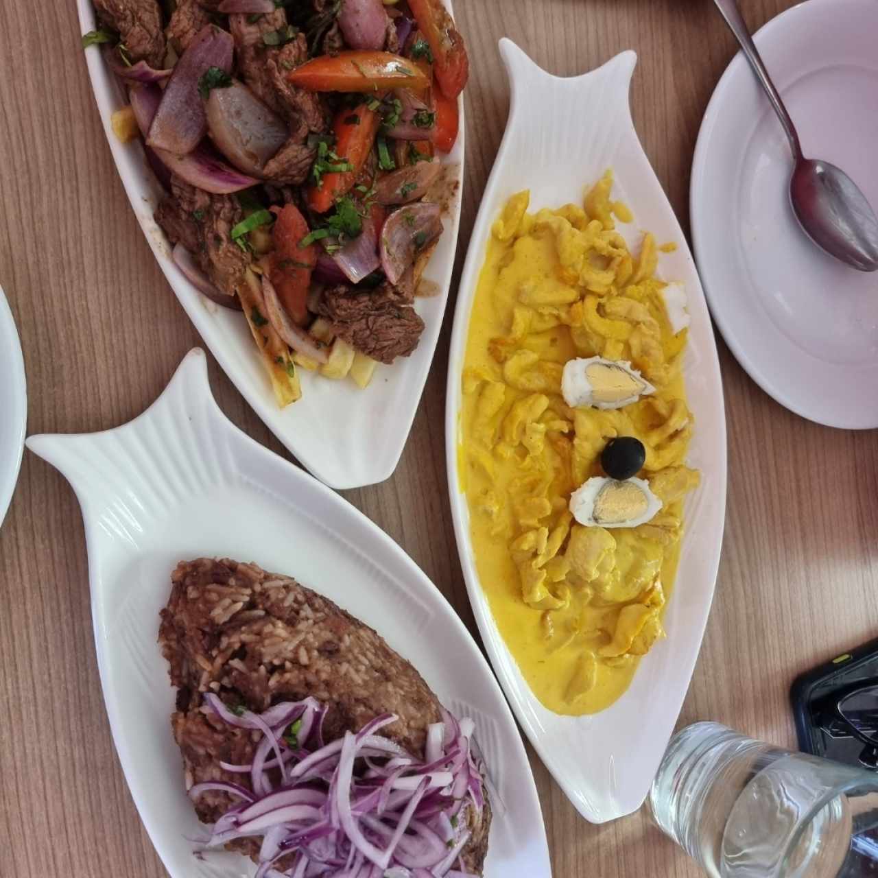 Trío Criollo: Lomo Saltado, Aji de Gallina y Tacu Tacu 