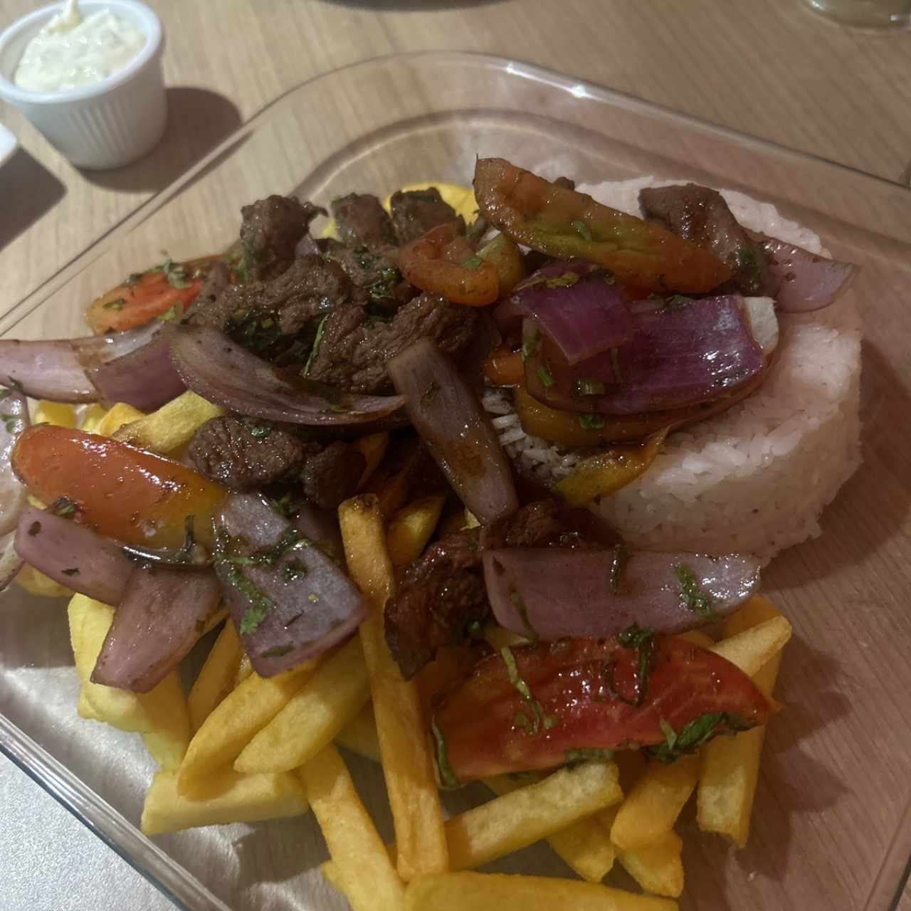 PLATOS FUERTES - Lomo Saltado