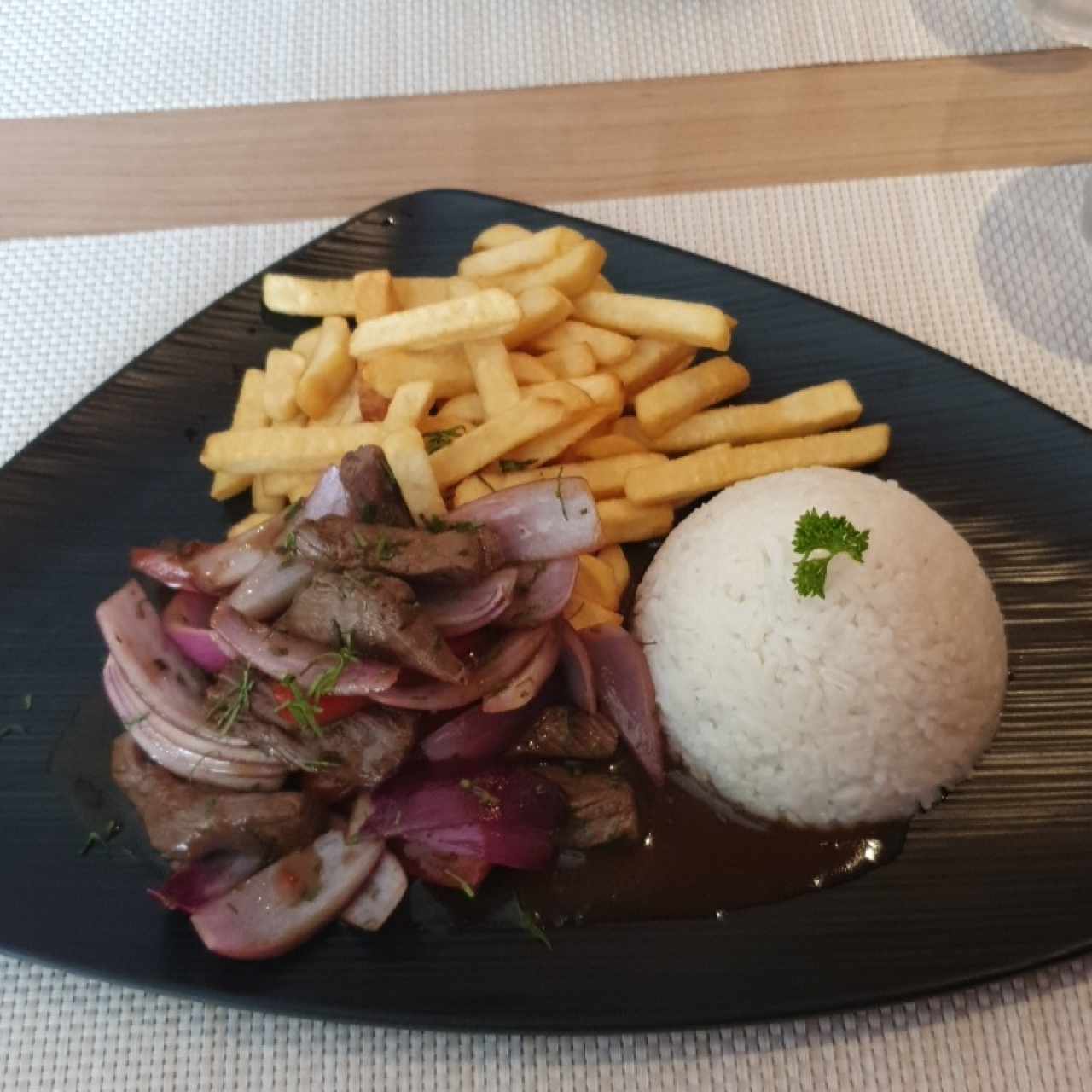 Lomo saltado