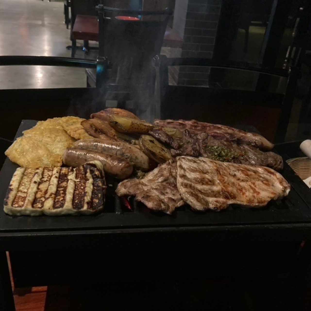 Nuestra Parrilla - Parrillada Típica