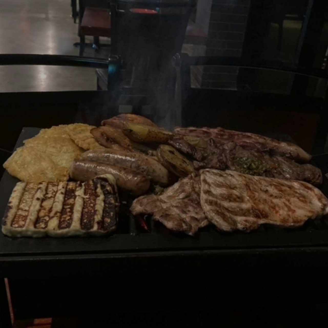 Nuestra Parrilla - Parrillada Típica