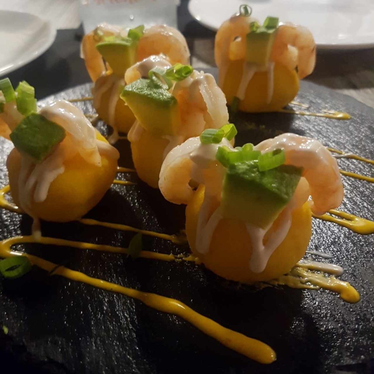 causa de camarones