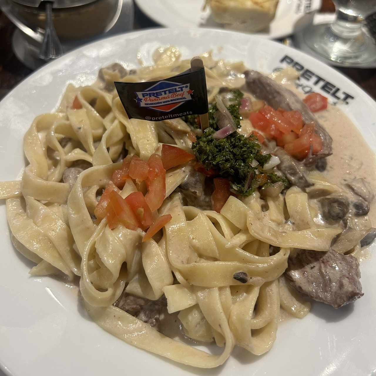 PASTAS - STEAK FETUCCINI