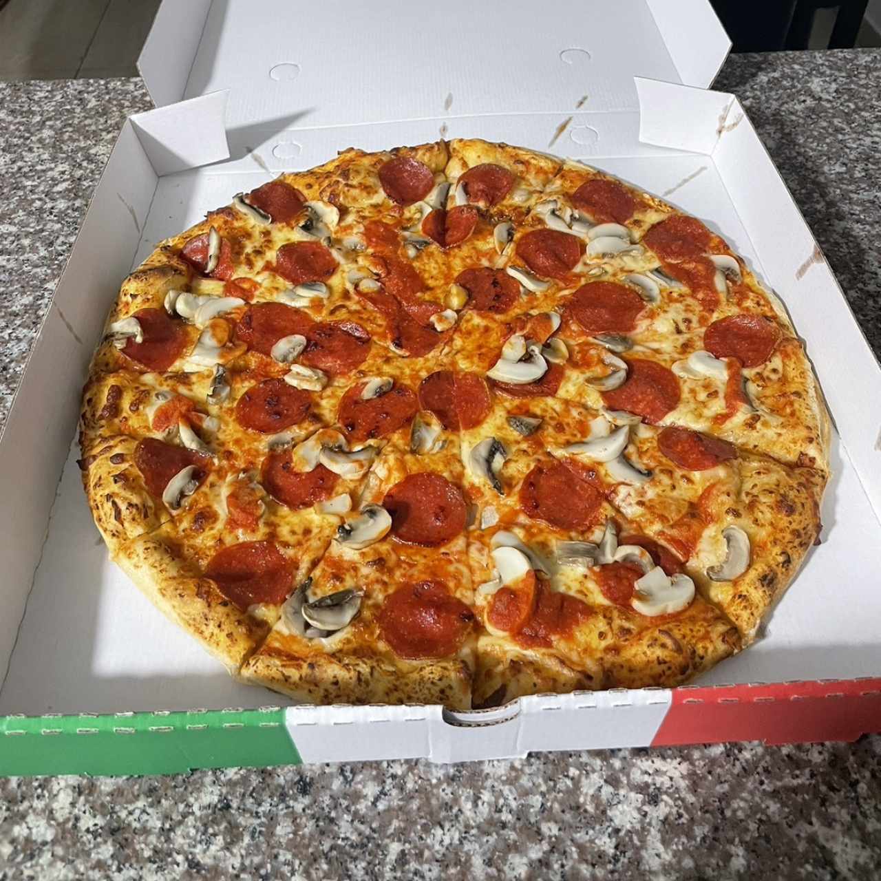 Pizzas - Pizza con Pepperoni