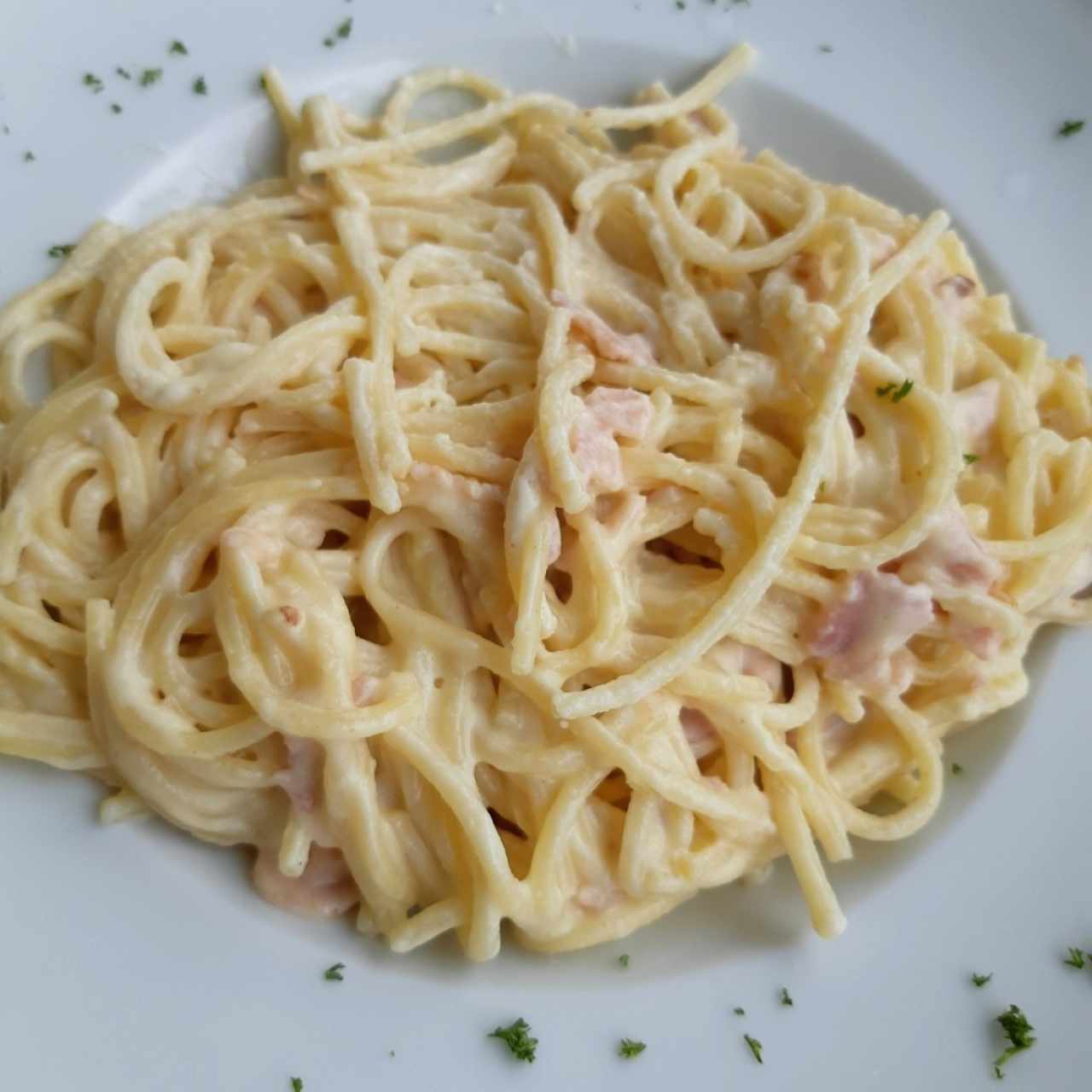 spaguetti alfredo con jamón