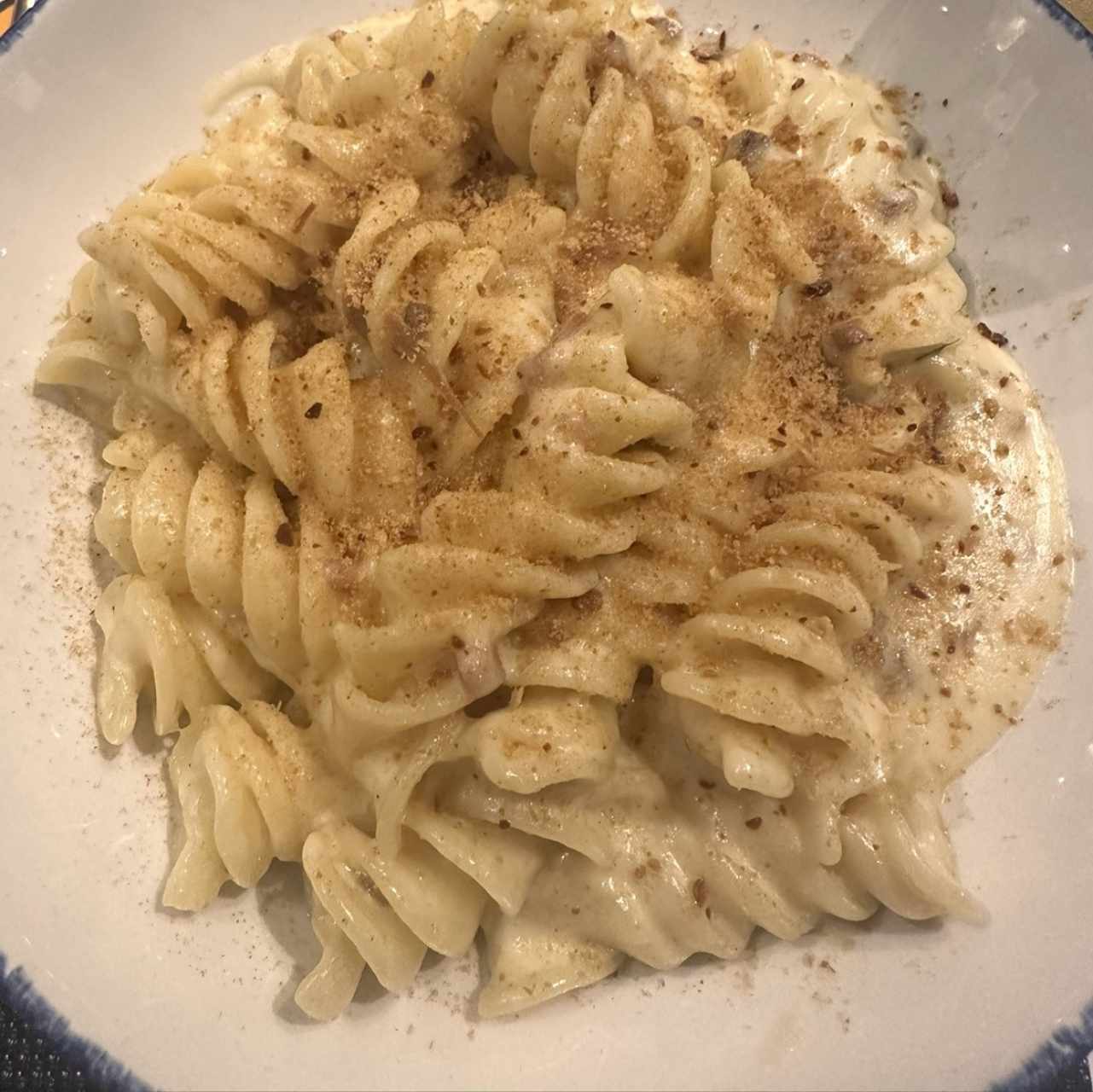 FUSILLI GIGANTI DI GRAGNANO AL PARMIGIANO TRUFADO