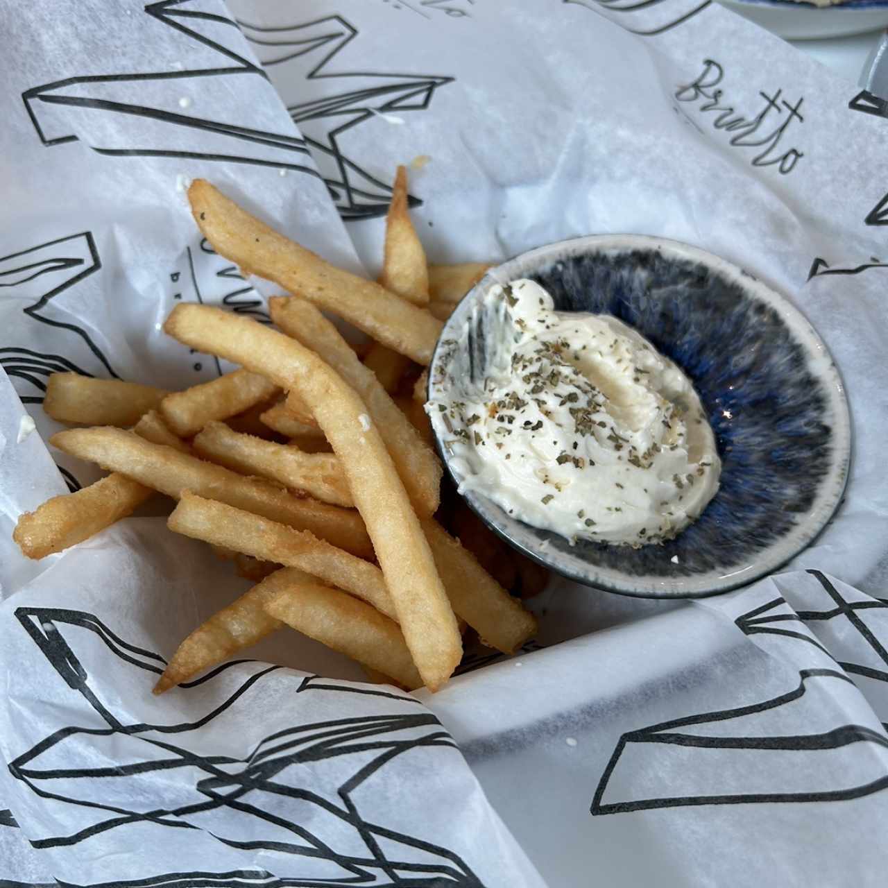 Papas Fritas con espuma de Feta