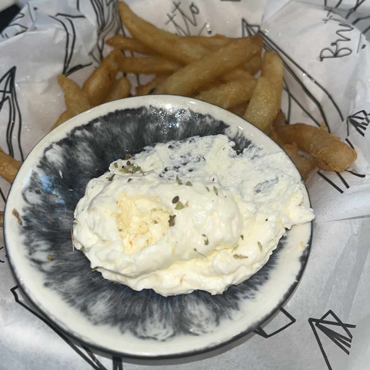 Papas Fritas con espuma de Feta