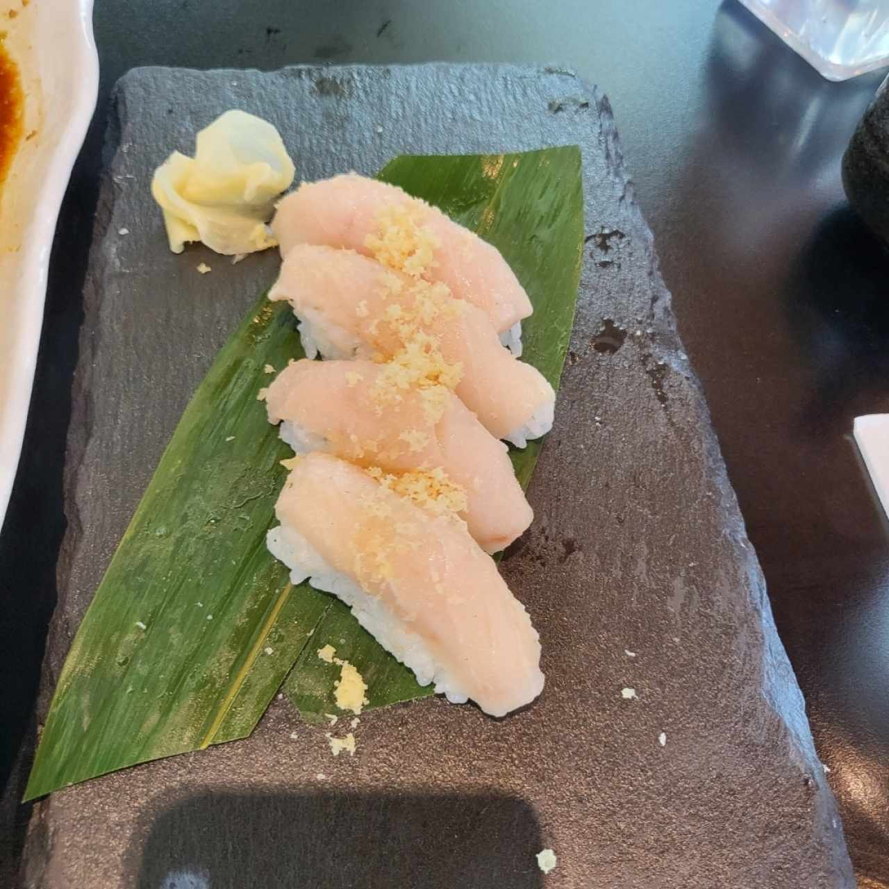 Niguiris (2 piezas) - Niguiri Hamachi