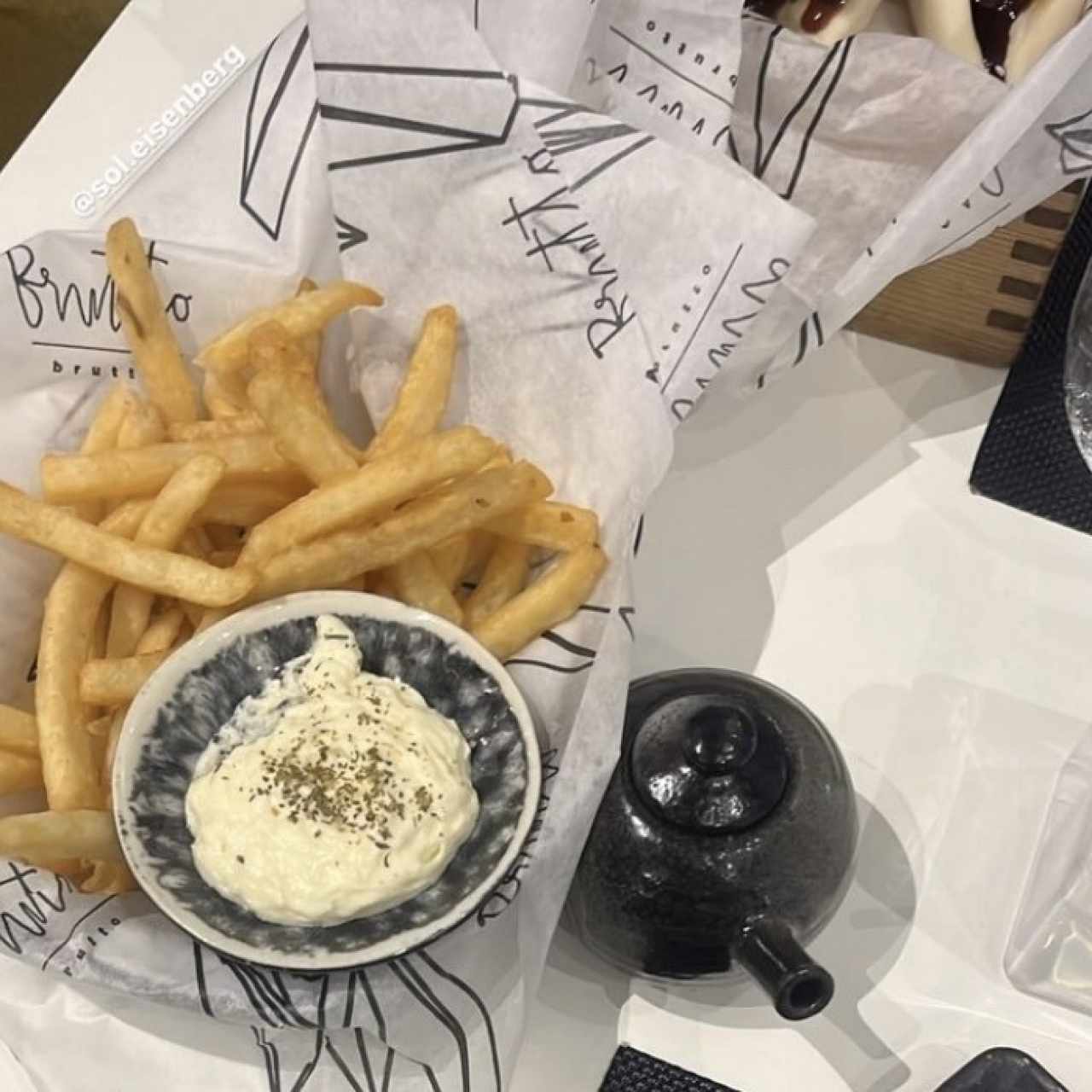 Papas Fritas con espuma de Feta