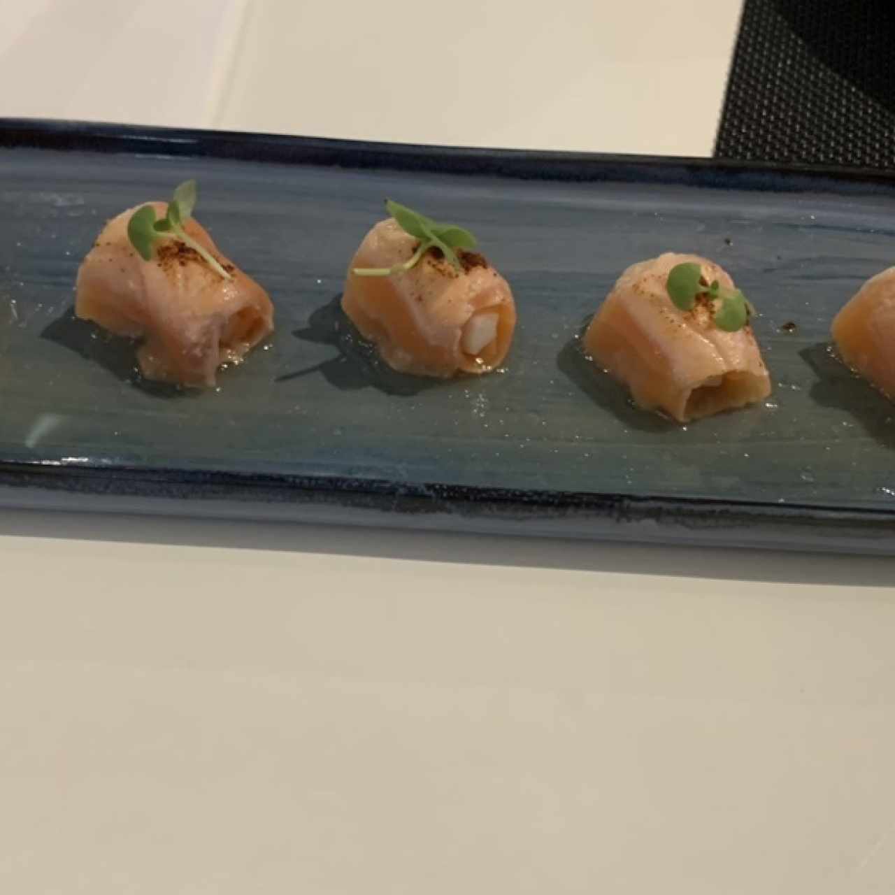 Crudo De Salmón (The sushi bar)