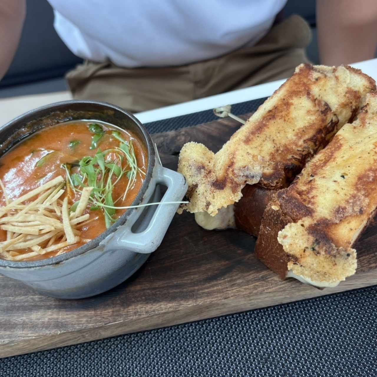 Cheese Sándwich + Tomato Soup