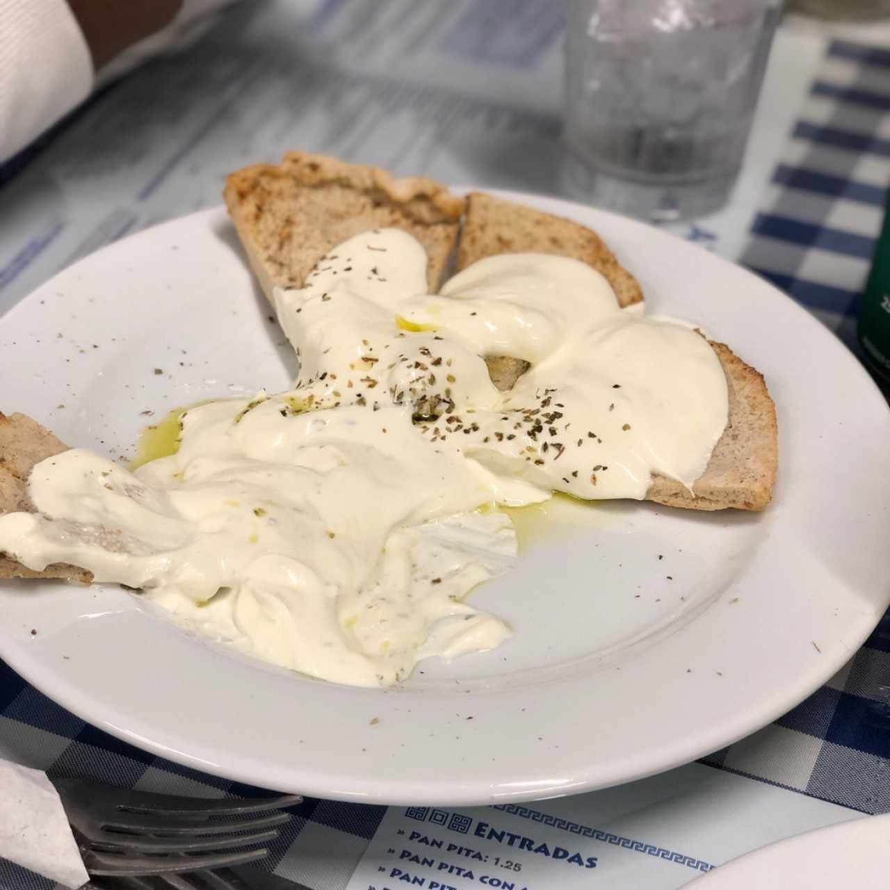 Pan pita con Tzatziki