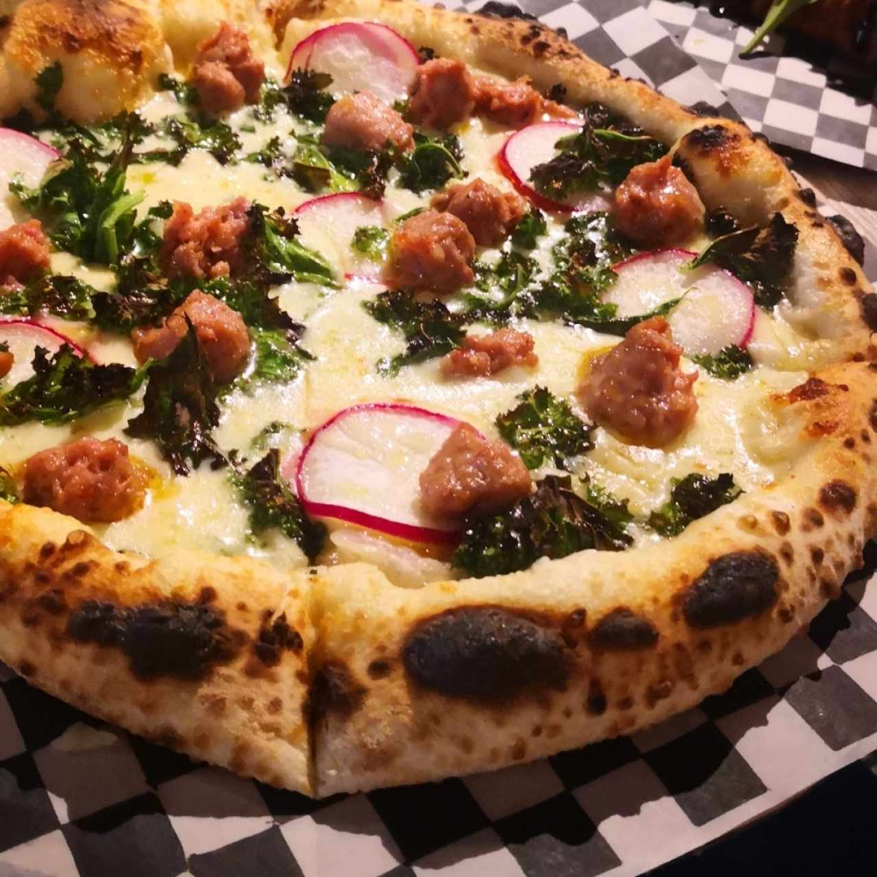 Pizza con Chorizo y Kale