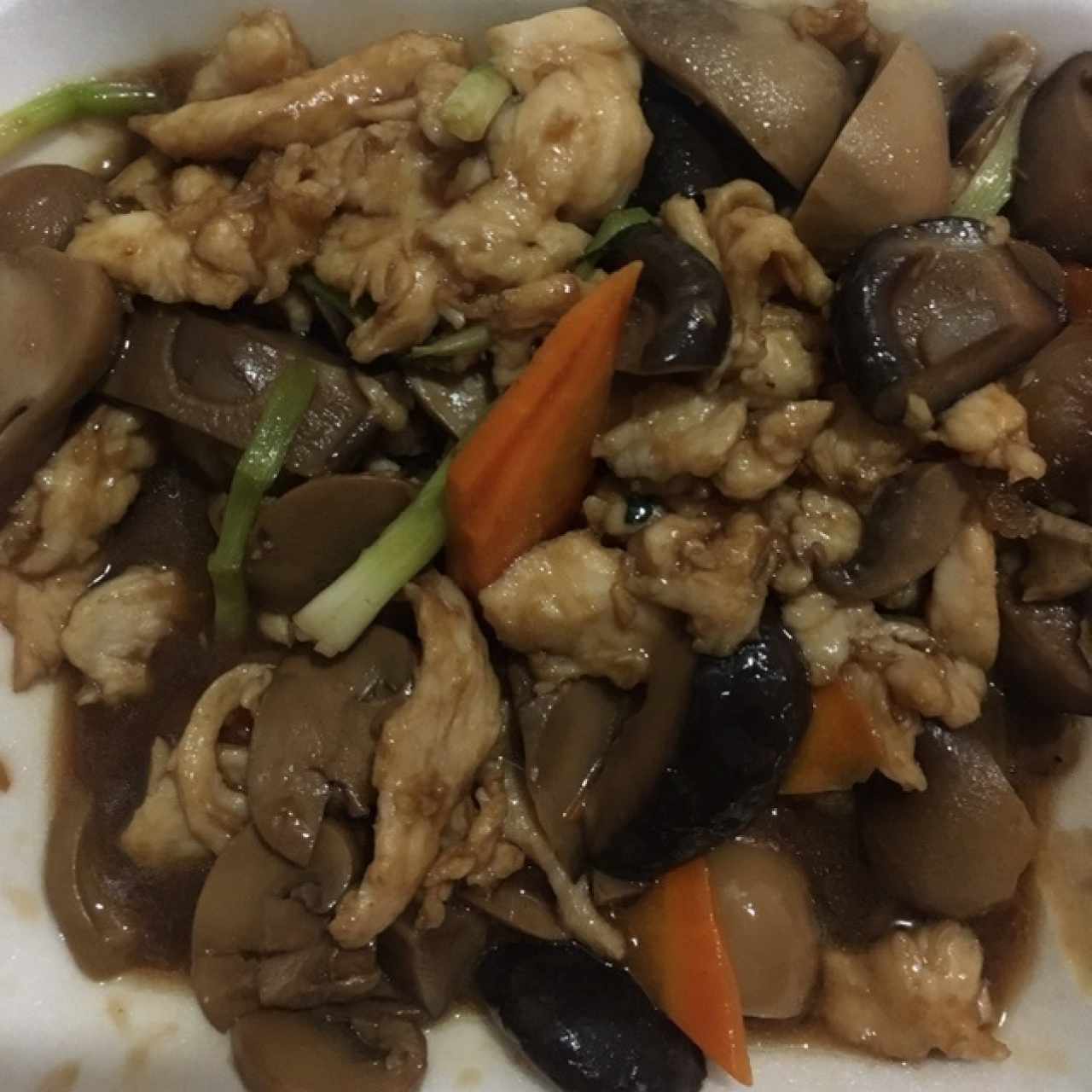 pollo con hongos