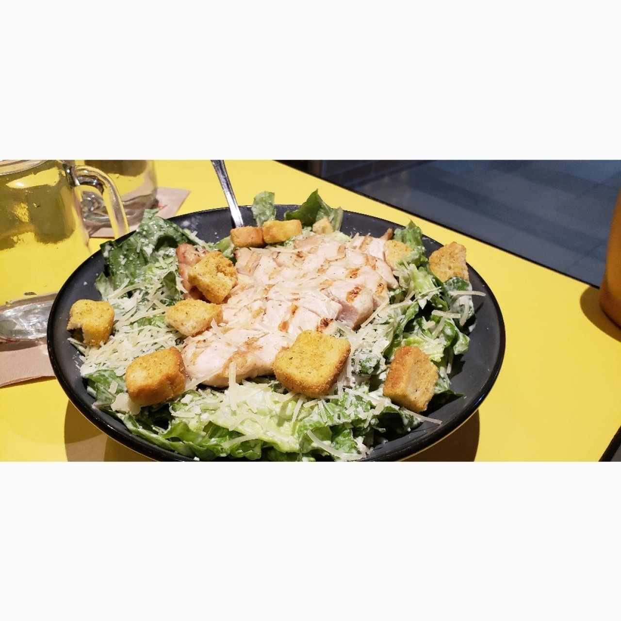 ensalada cesar con pollo