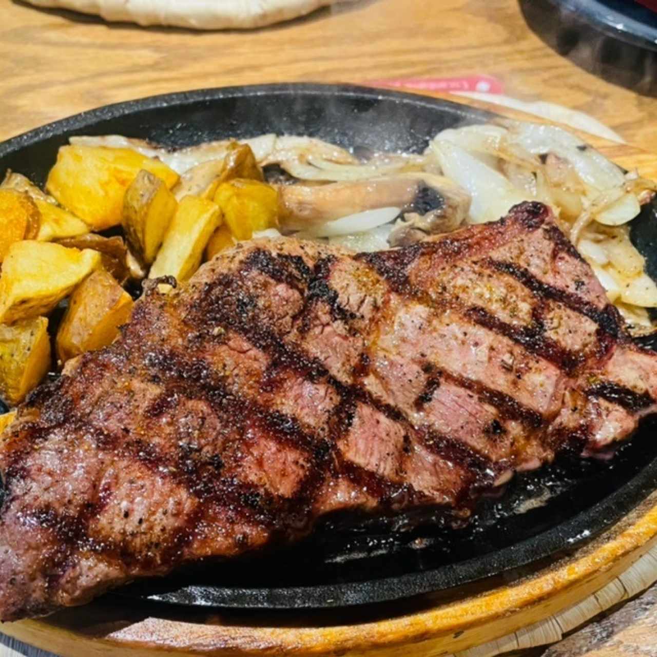 Sizzlings - Bourbon Street Steak