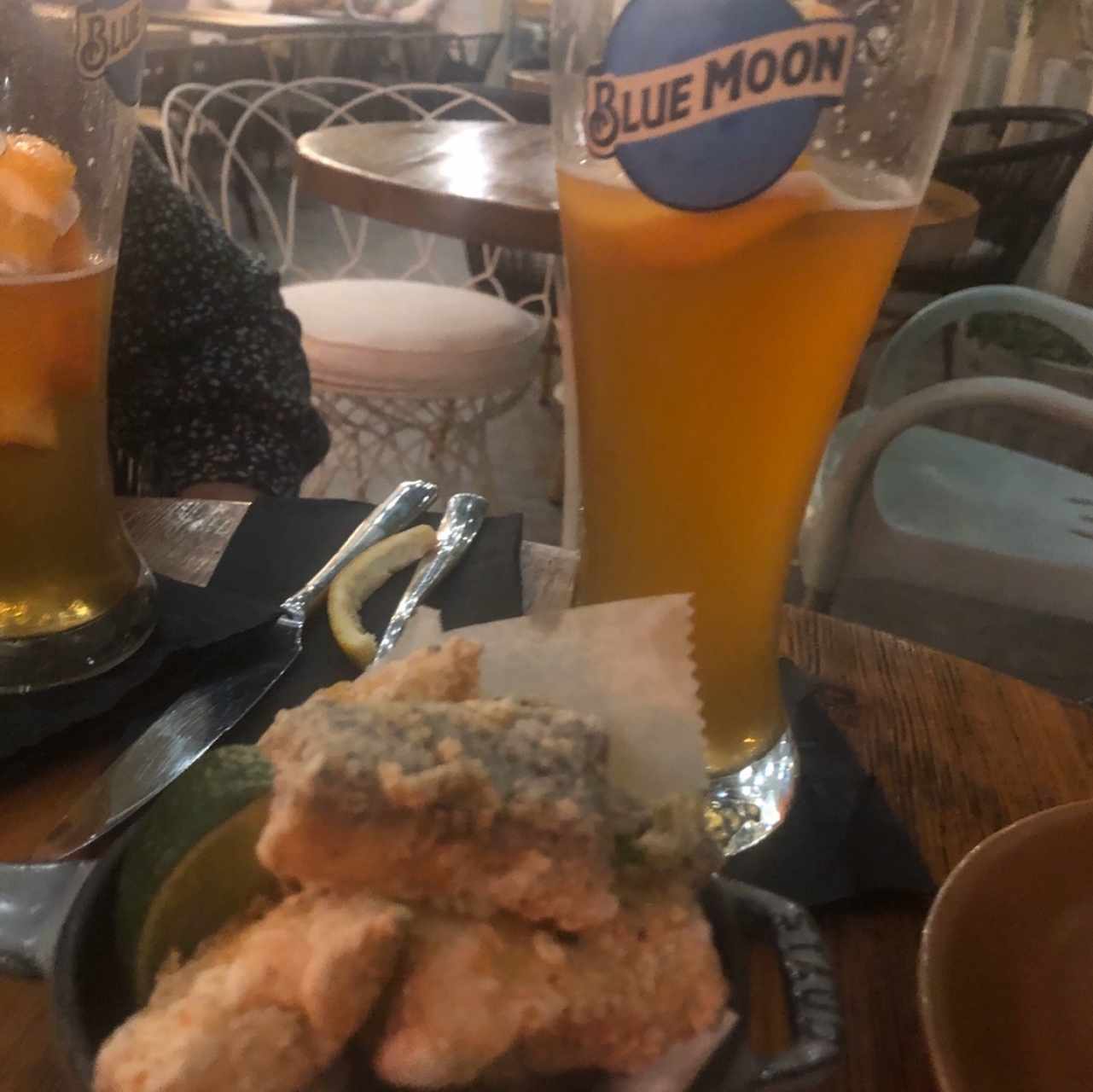 BAR BITES - Salmón Chiharrones