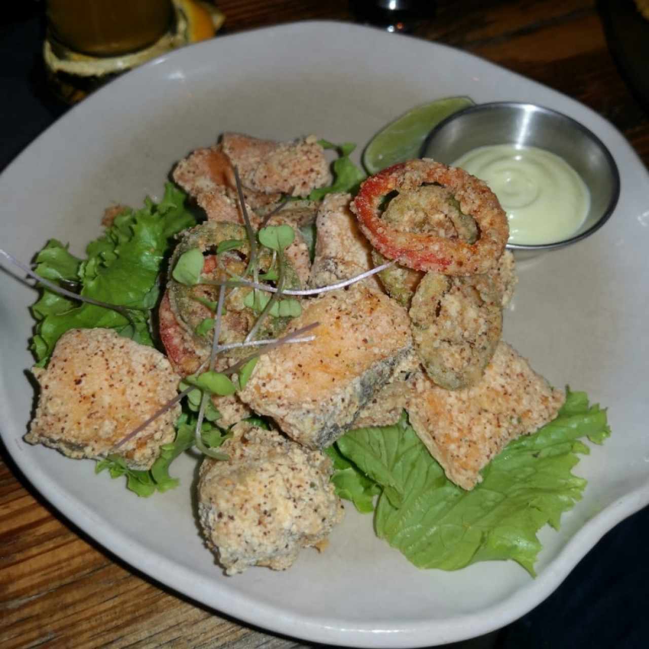 BAR BITES - Salmón Chiharrones