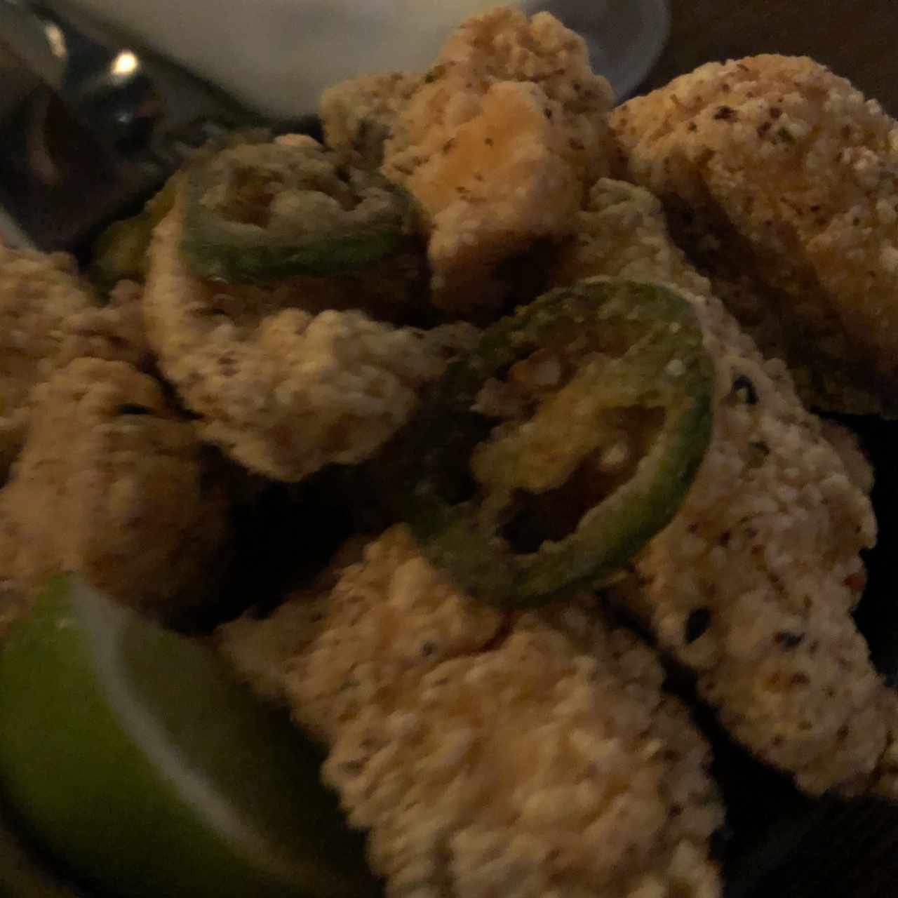 BAR BITES - Salmón Chiharrones