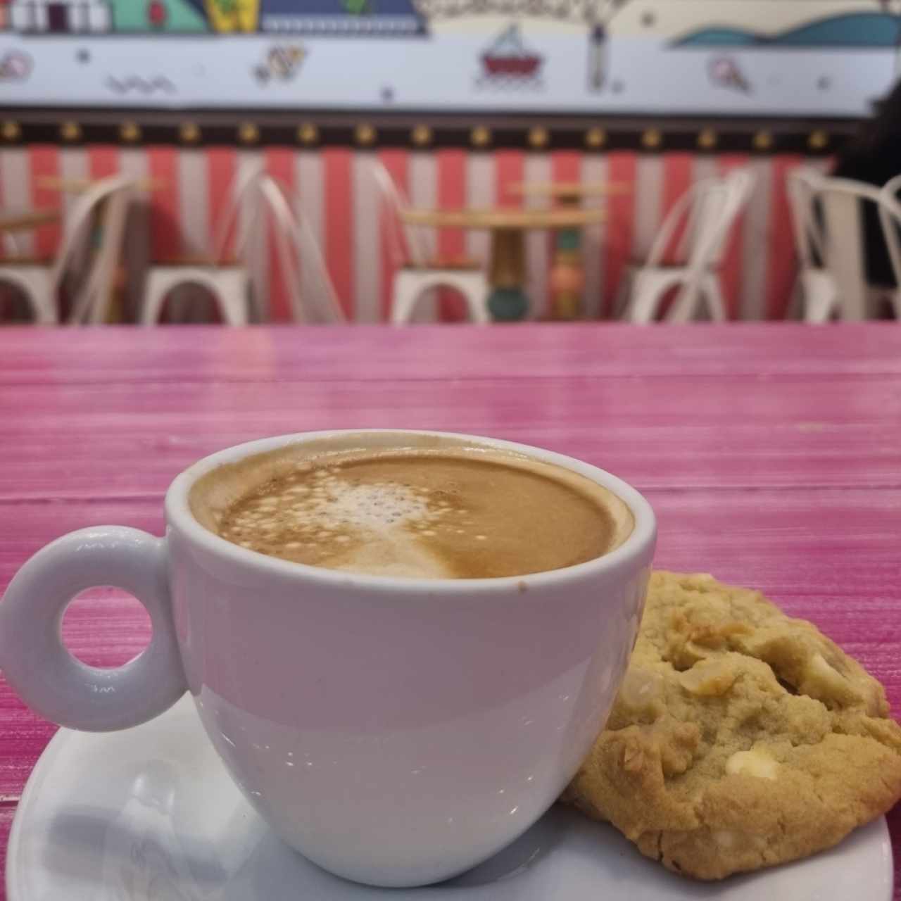 promo de capuchino + galleta de macadamia