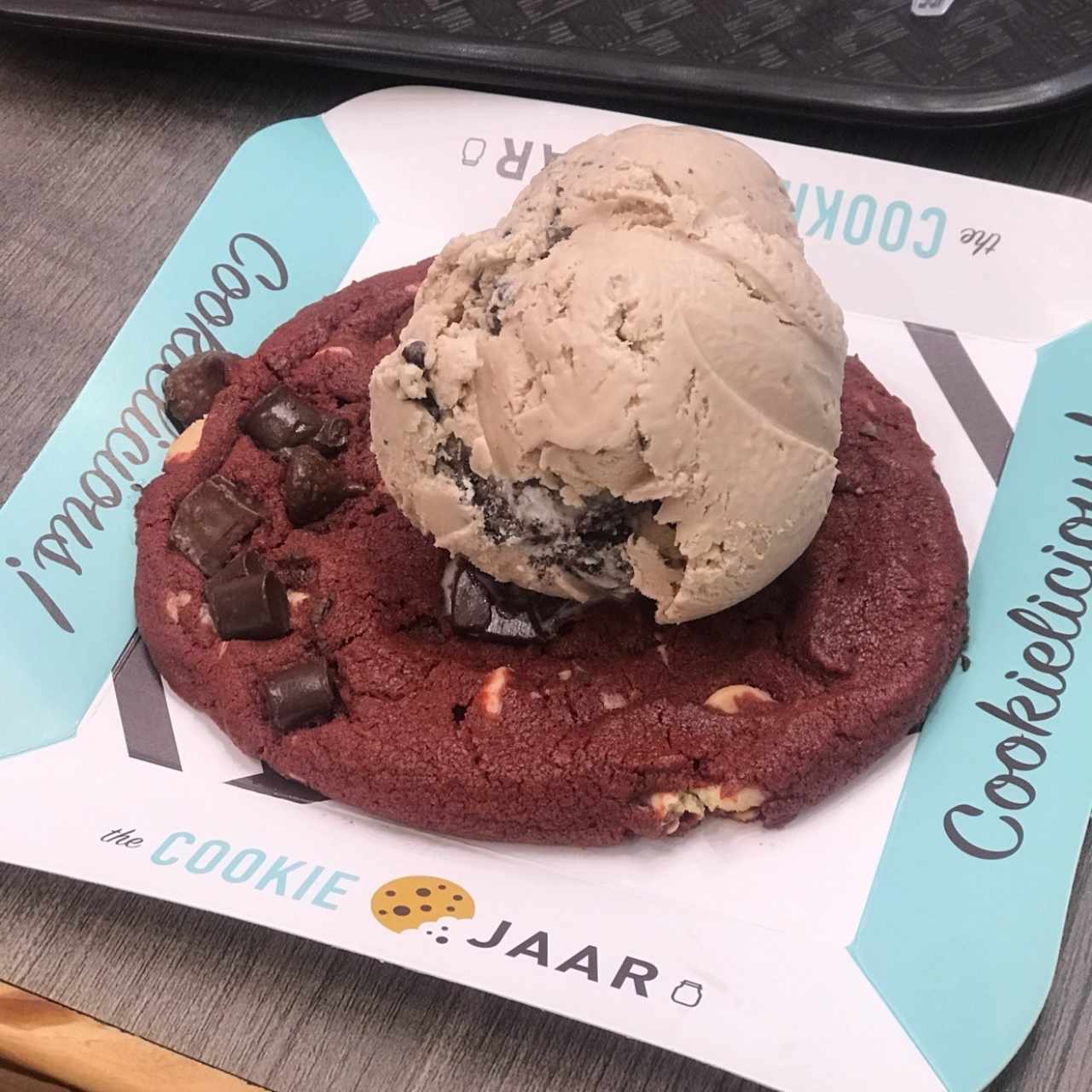 galleta red velvet con helado de galleta oreo