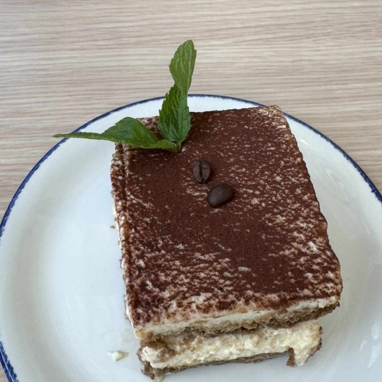 Tiramisu cafe 