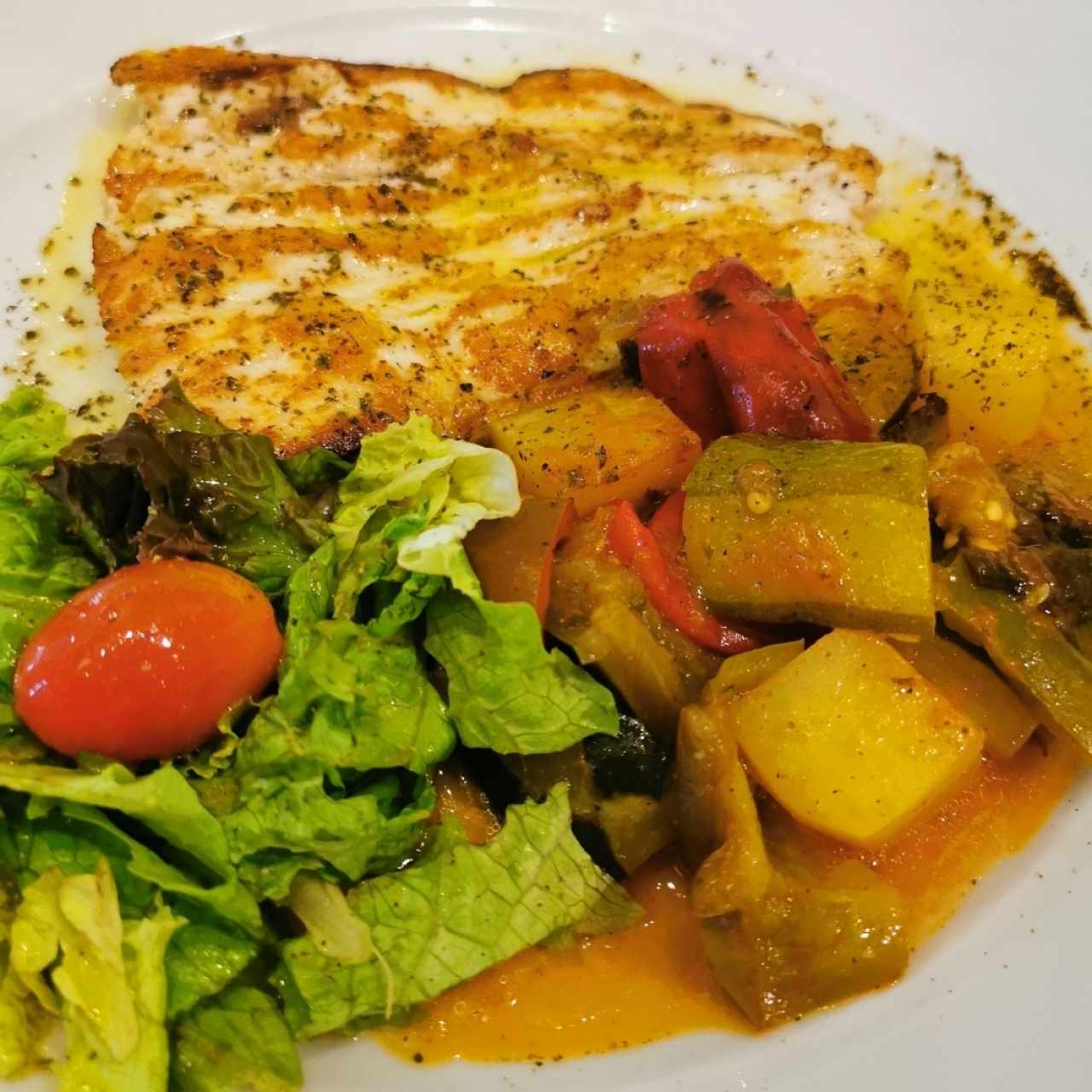 Corvina a la plancha con vegetales 