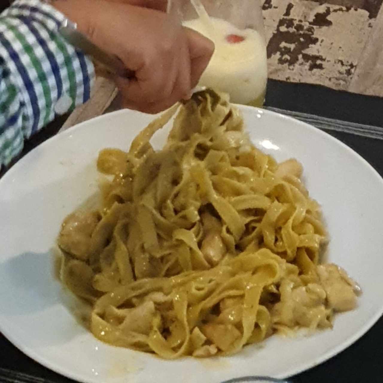 Fettuccini Polo e Basilico