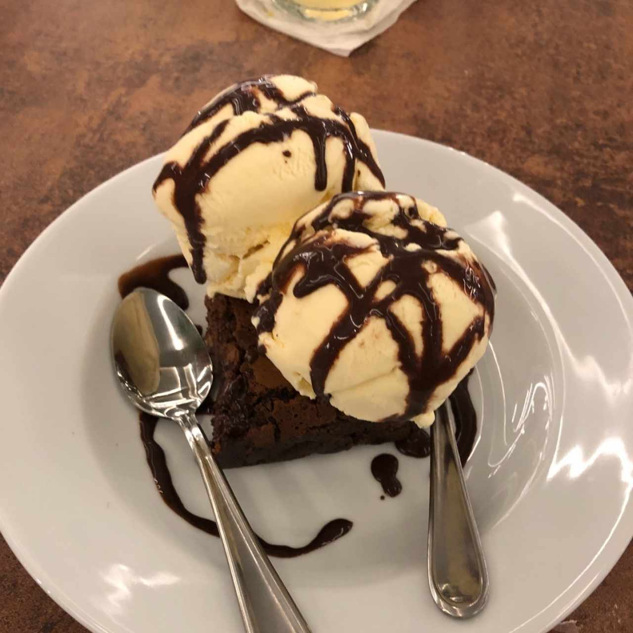 Brownie con Helado 