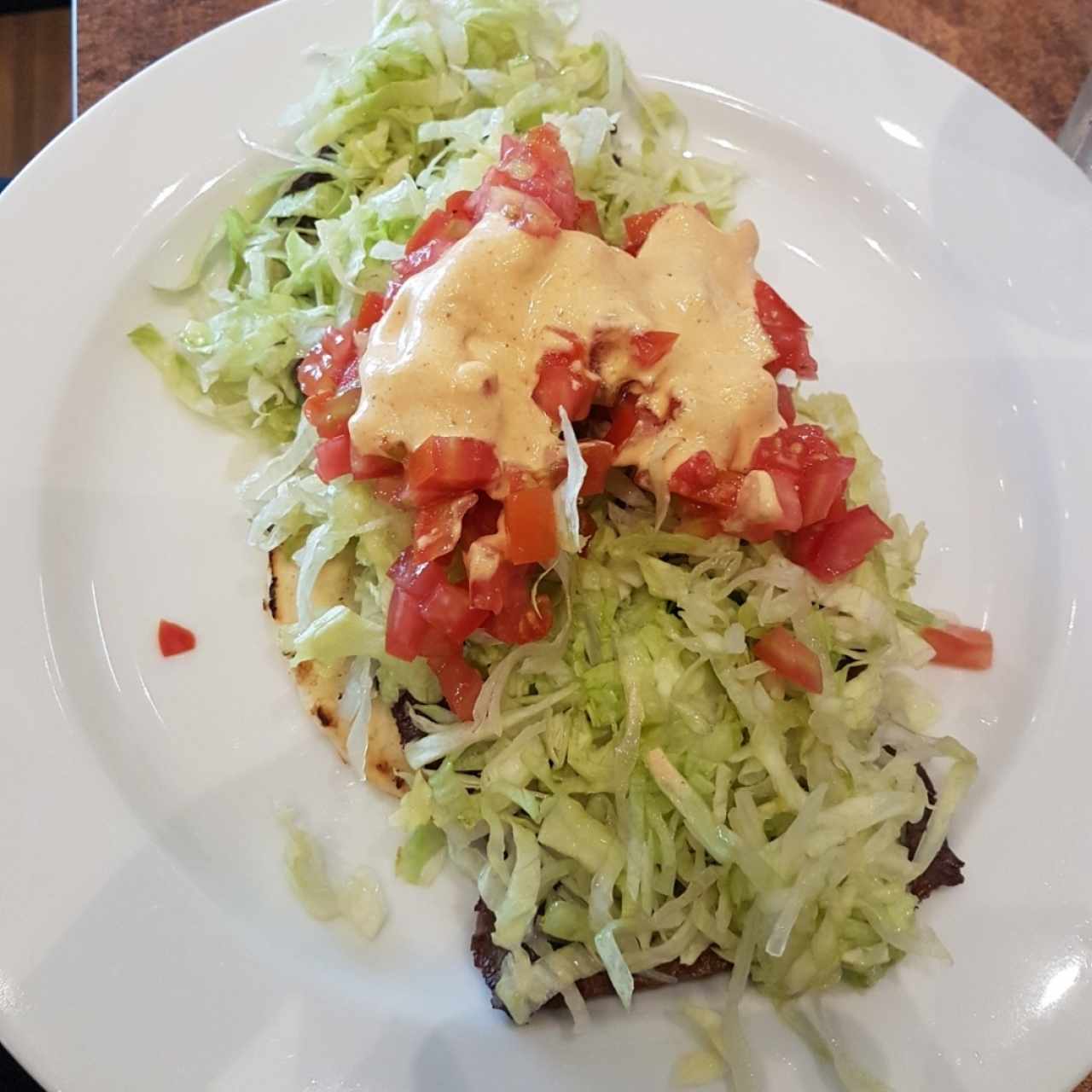 Beef. El cual venía con una arepita y ensalada