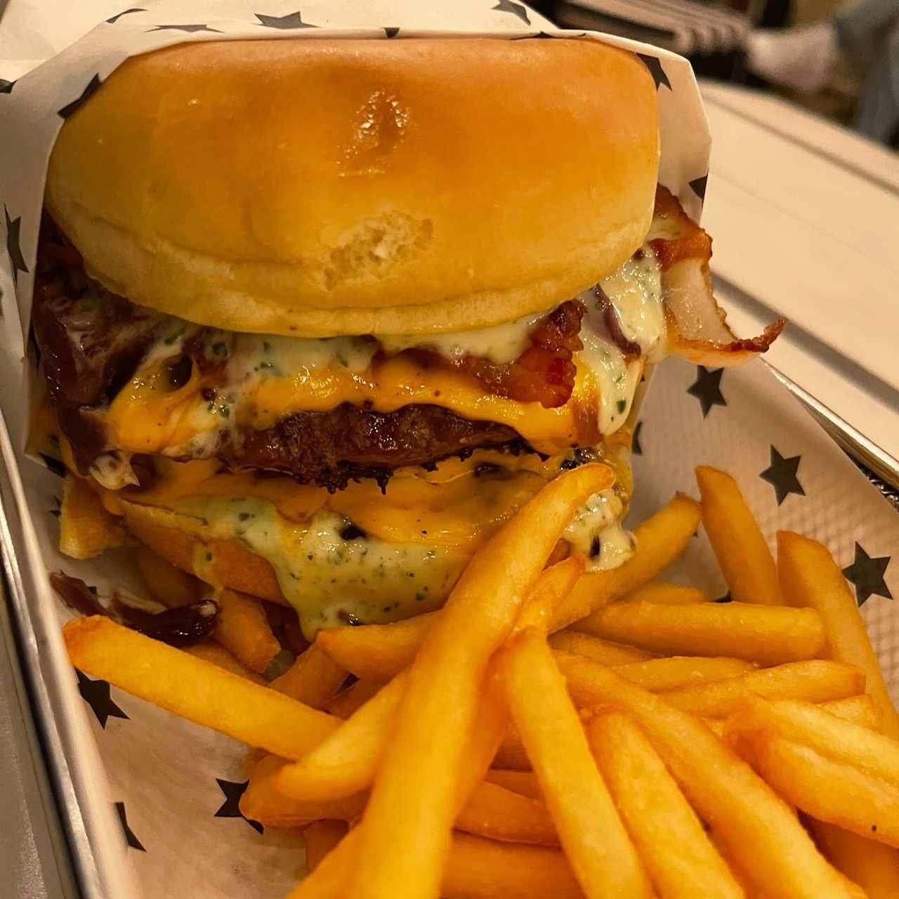 Classic Cheeseburger - La Triple