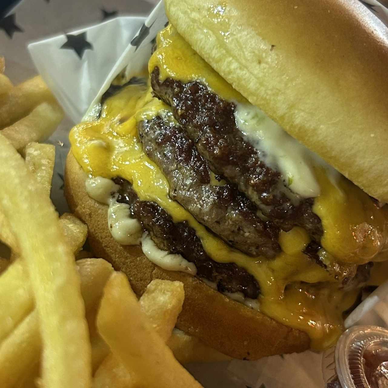 Classic Cheeseburger - La Triple