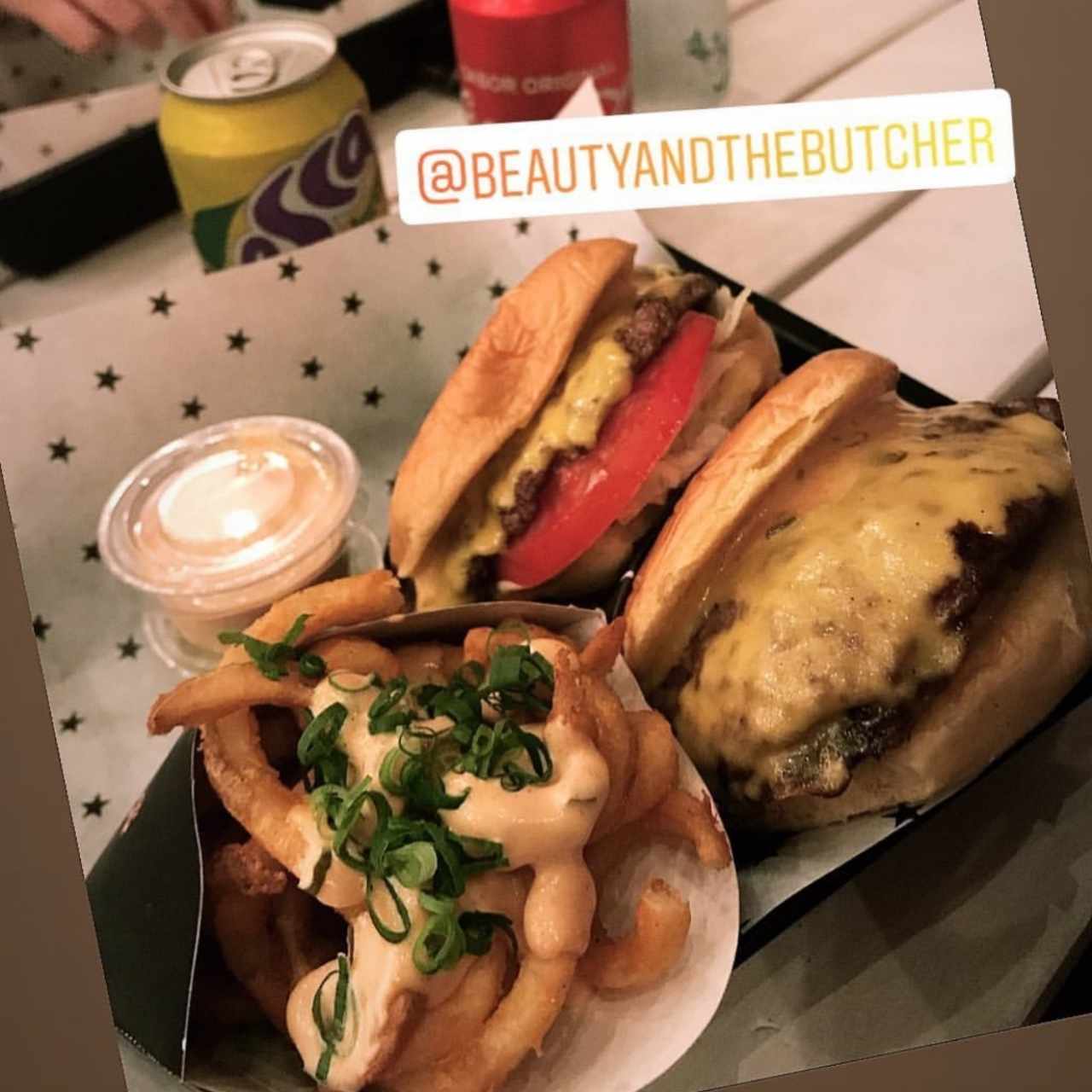 Hamburguesa de carne + curly fries😍