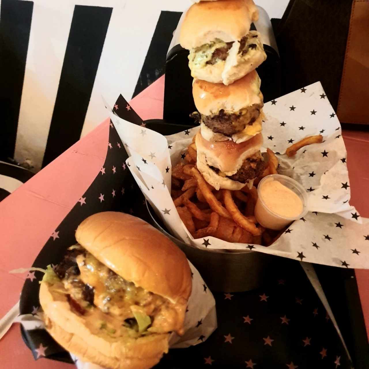 Cheeseburguer y slider tower