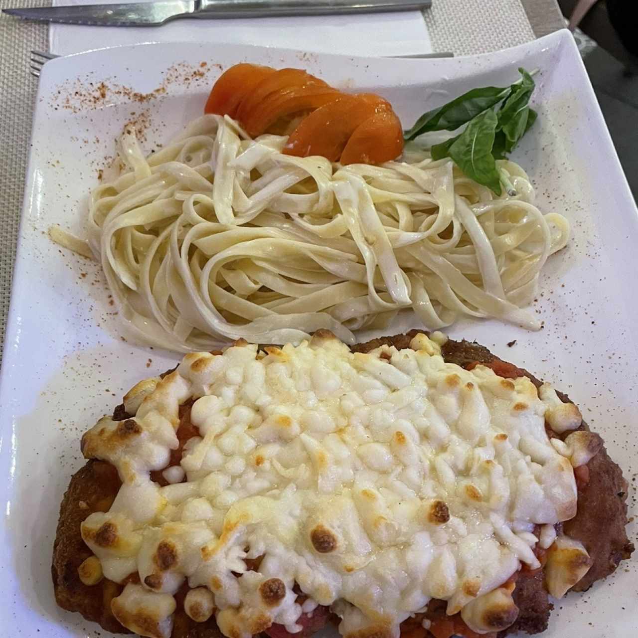 Pechuga Parmesanana