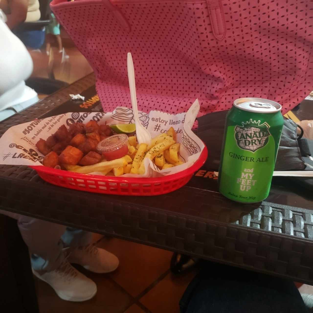 🐷frito con 🍟y 🥤