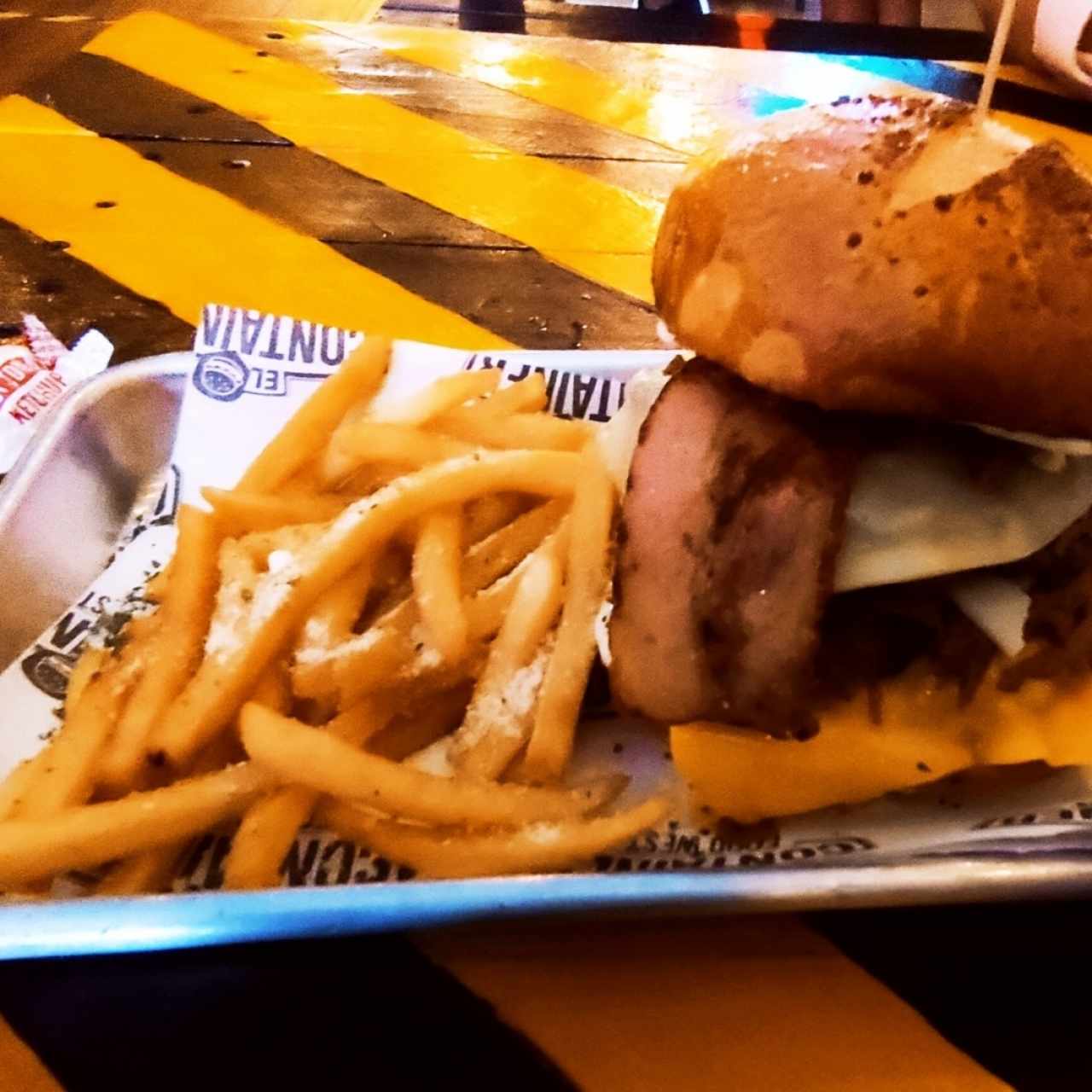 La Titán Burger