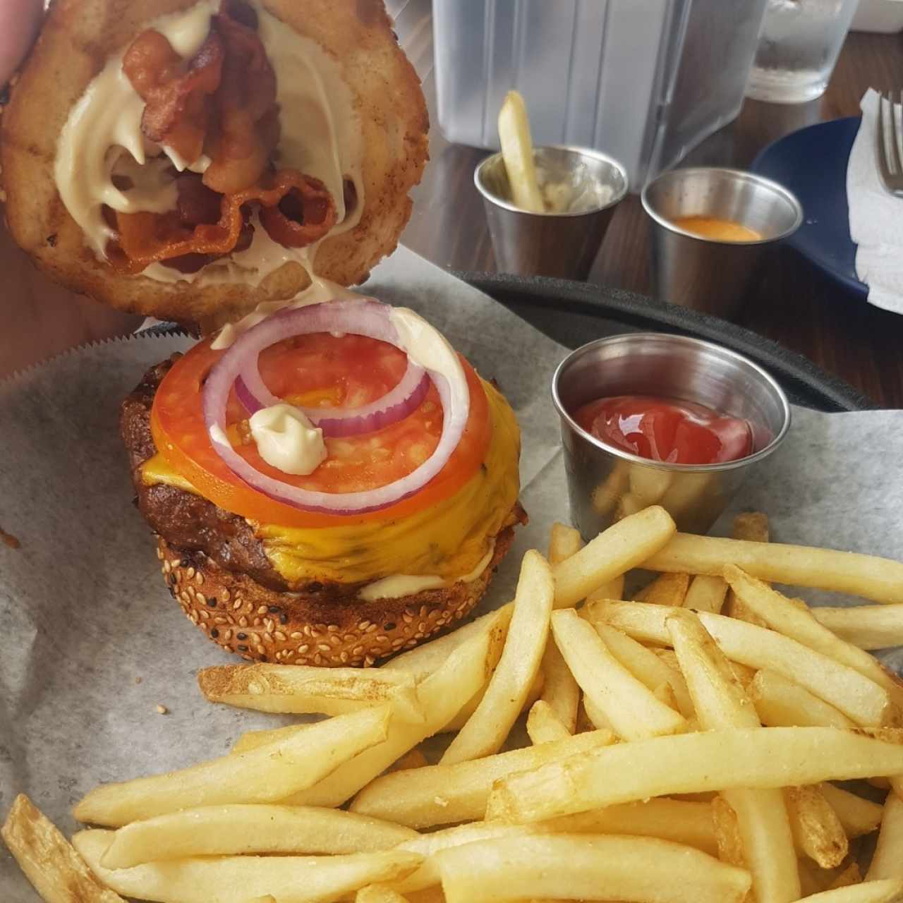 Casa Oeste Burger