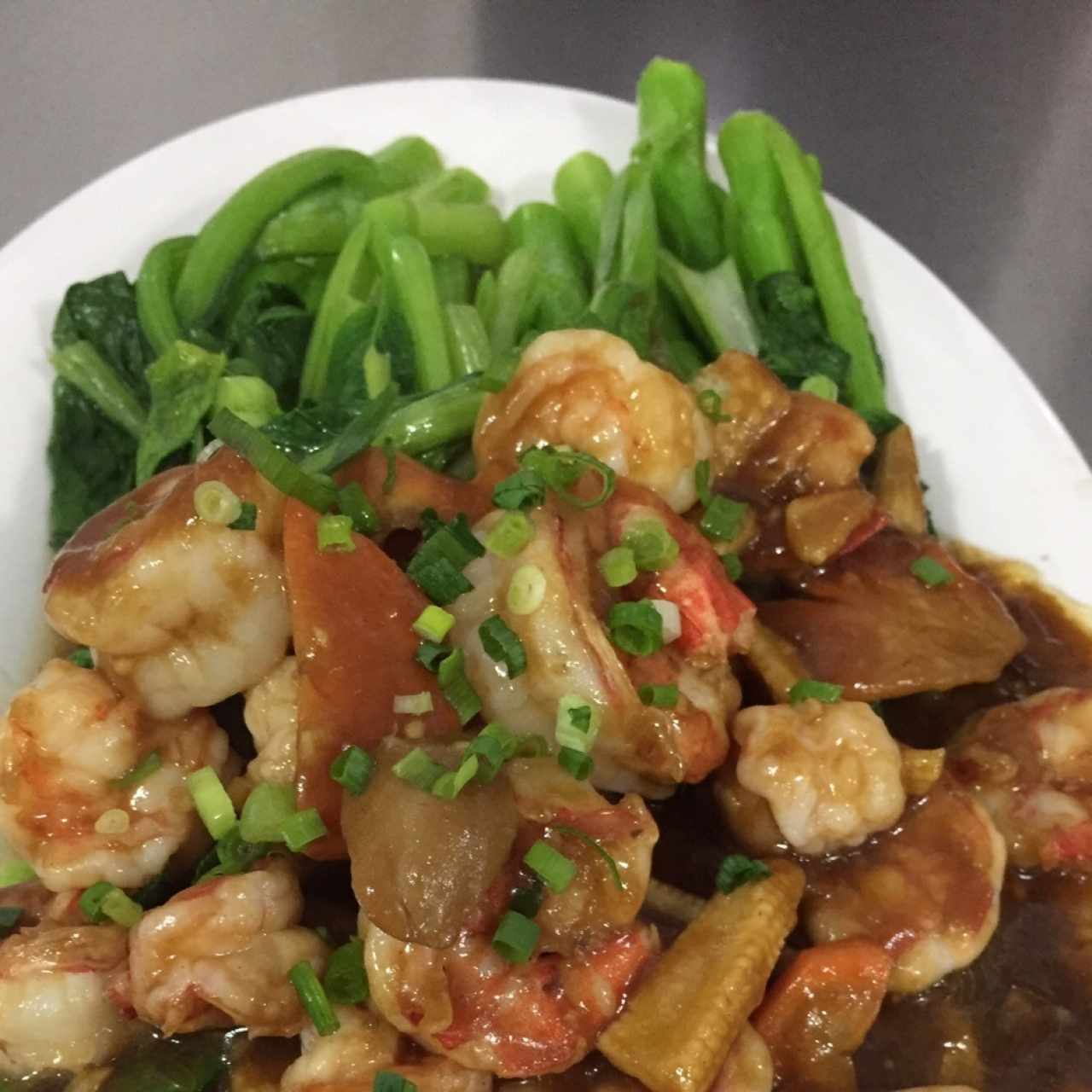 camarones con hoja de mostaza