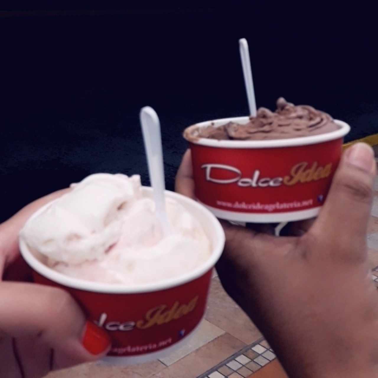 Helado de cheesecake y chocolate