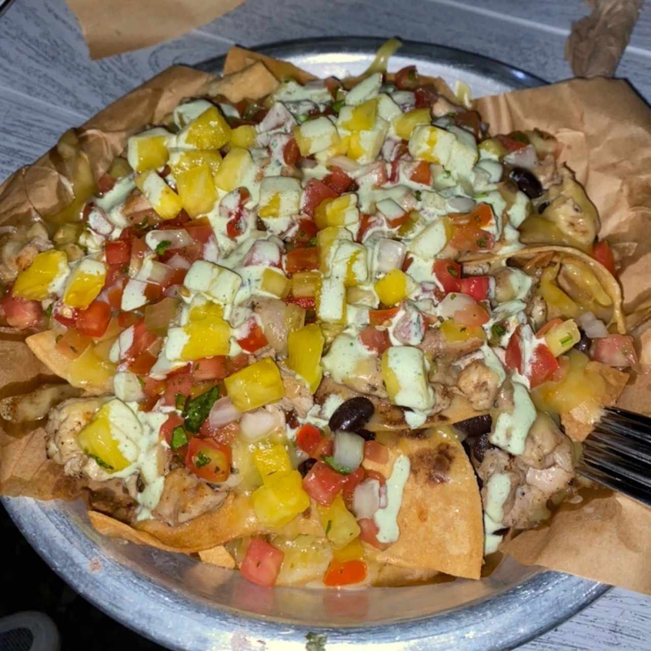 Nachos de pollo con piña