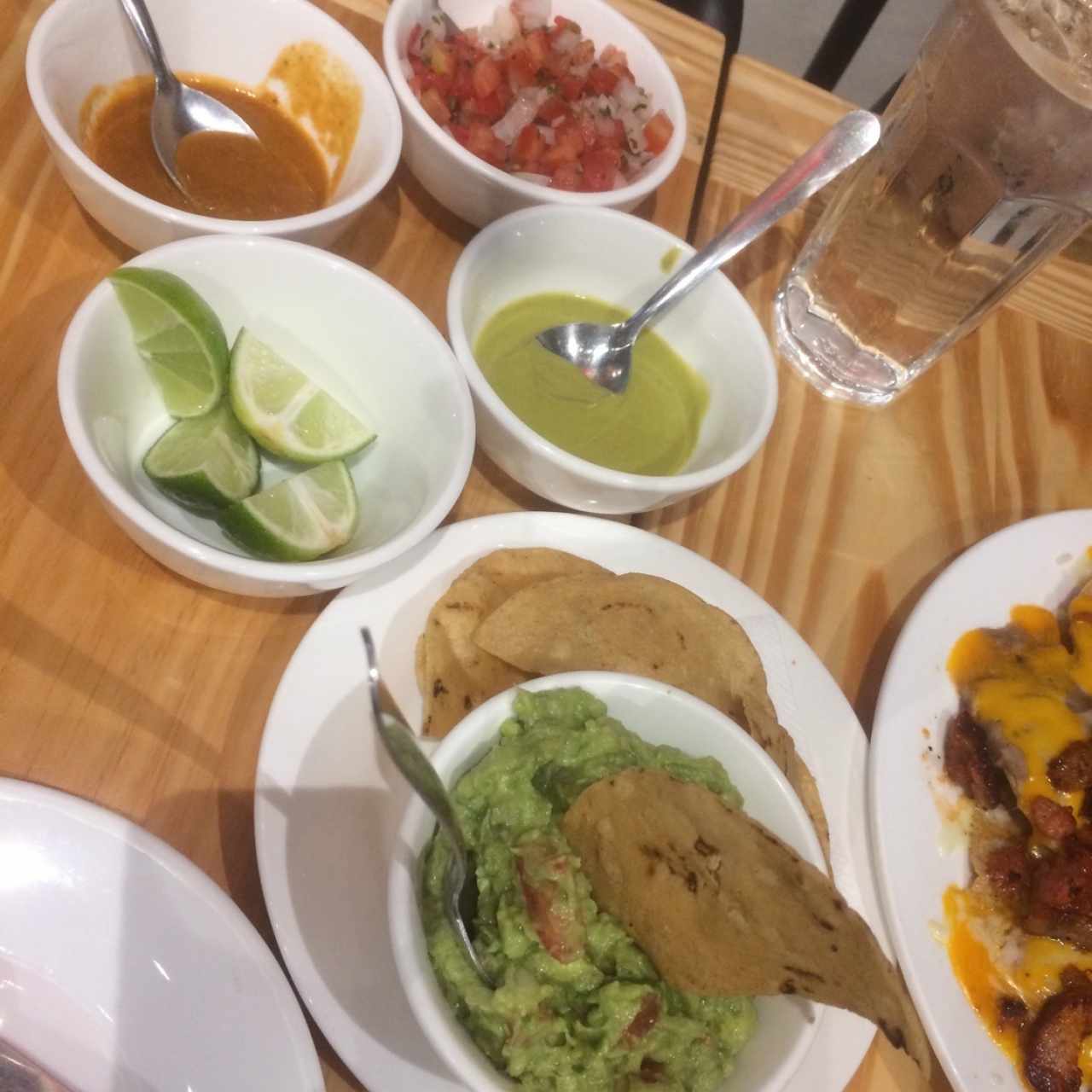 guacamole y salsas