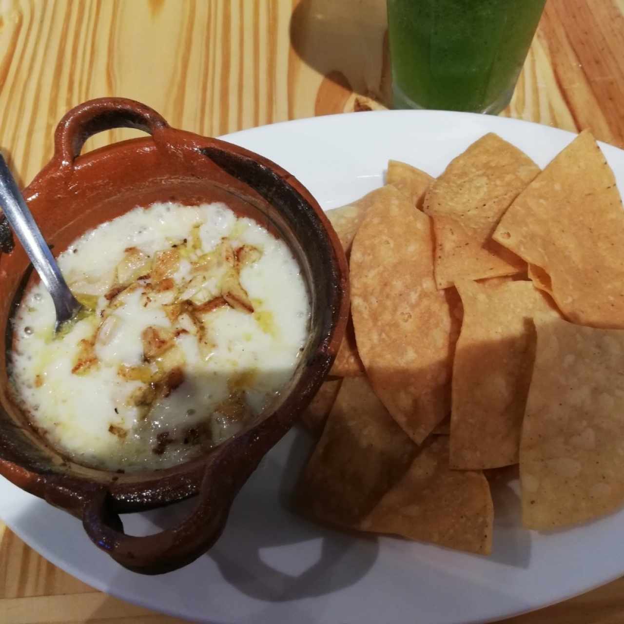 Queso fundido con pollo