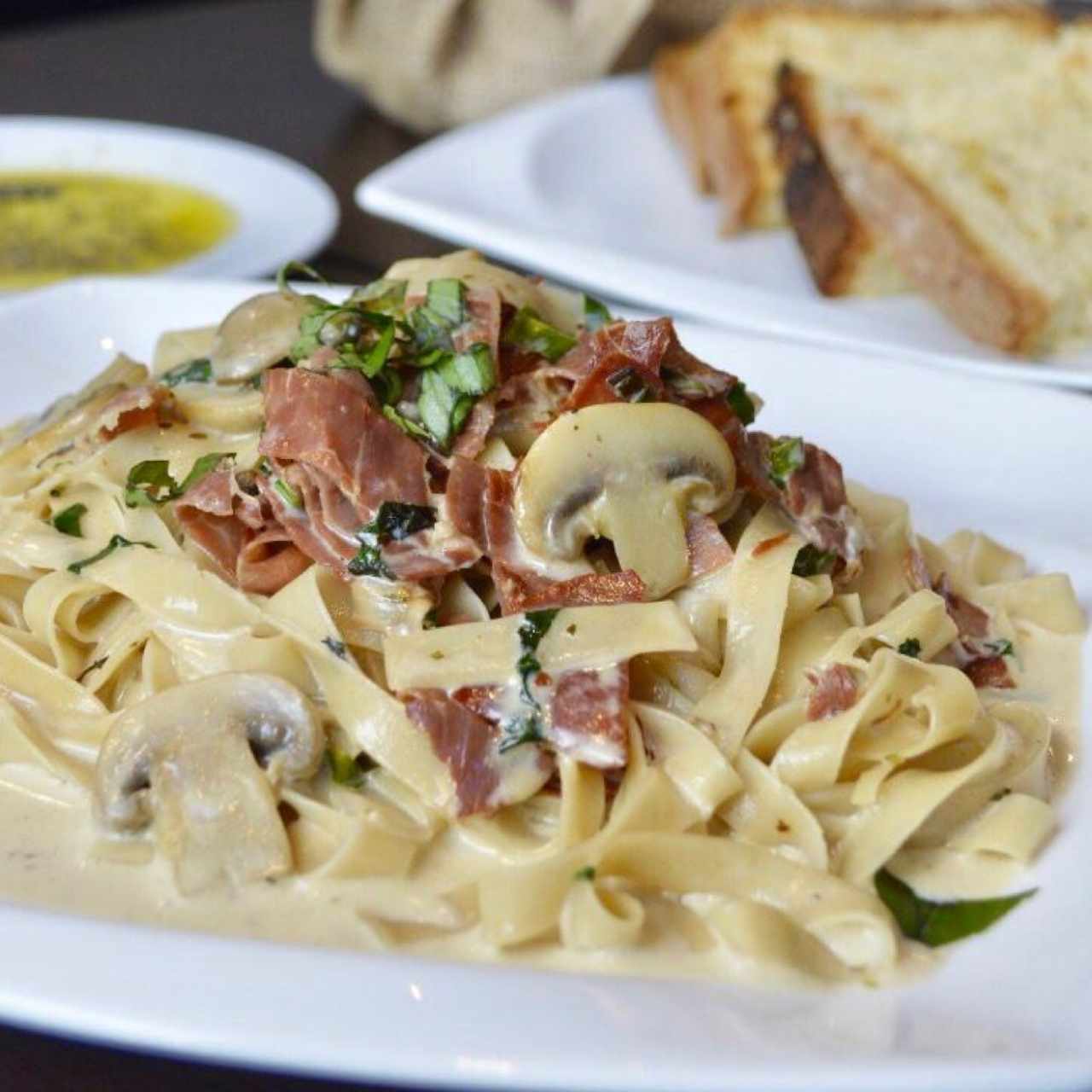 Fetuccini Prosciutto Funghi