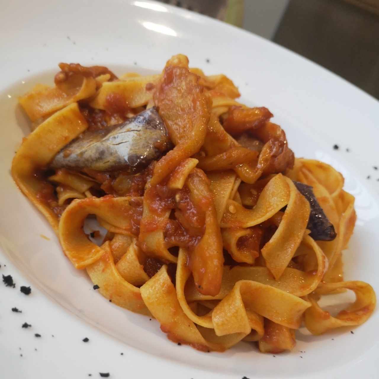 PASTAS FETUCCINE AL POMODORO CON BERENJENAS