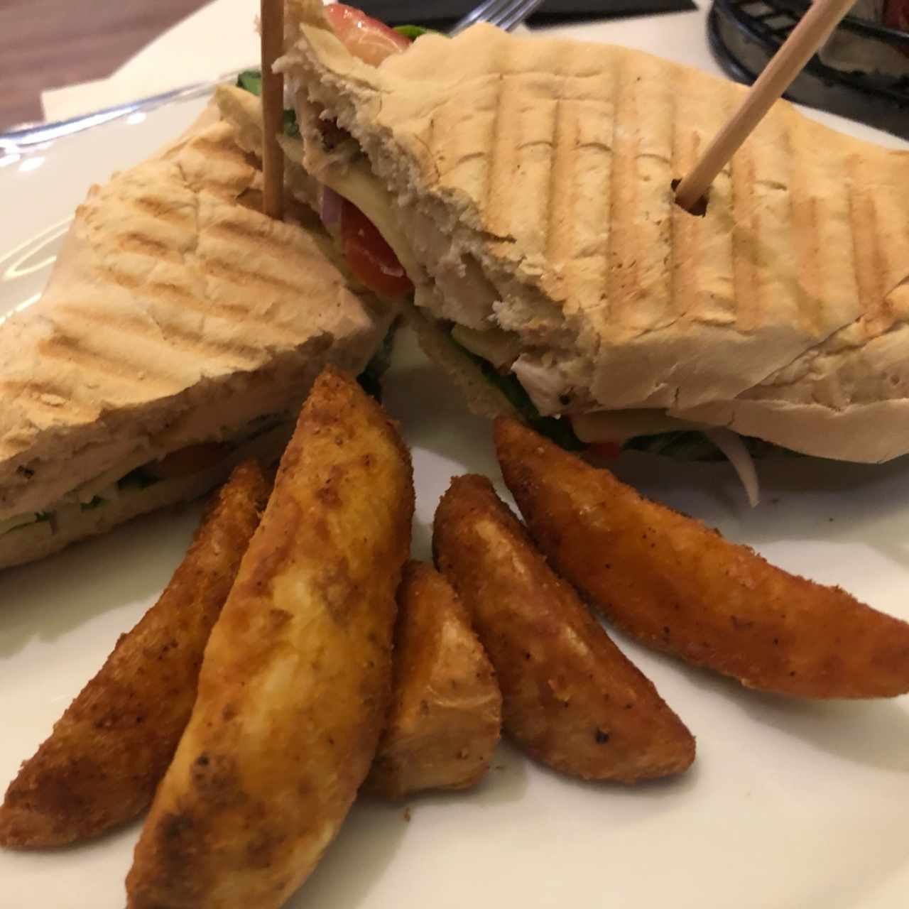 PANINI DE POLLO / CHICKEN PANINI