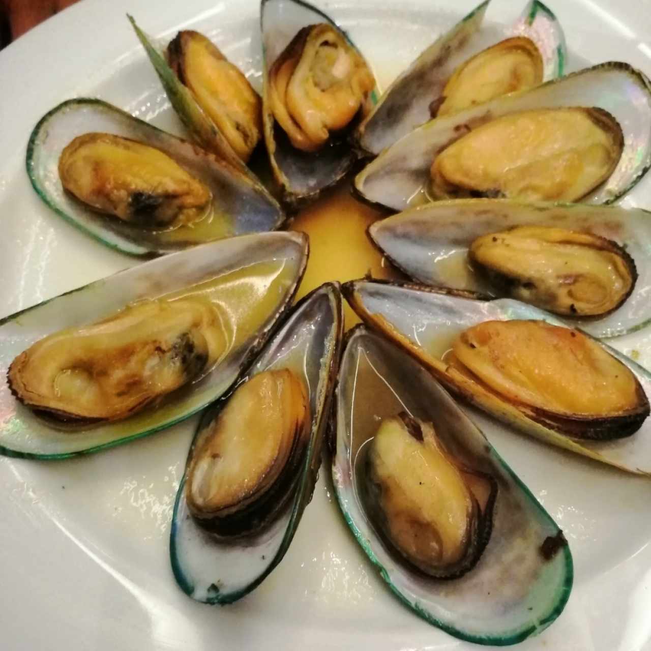 MEJILLONES AL MENIER / MEUNIERE MUSSELS